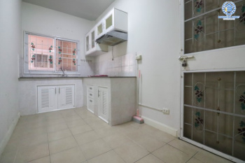 บ้านแฝดมือสองย่านนนทบุรี ม.คุณาสิริ บัวทอง4 หลังมุม! บนเนื้อที่มากถึง 49.8 ตร.ว. ฟังก์ชัน 3 ห้องนอน 3 ห้องน้ำ 2 ที่จอดรถ กระจกติดฟิล์มกัน UV บนทำเลเยี่ยม เชื่อมต่อถ.บ้านกล้วย-ไทรน้อย, ถ.กาญจนาภิเษก ใกล้เซ็นทรัลเวสต์เกต และรถไฟฟ้าสายสีม่วง "สถานีคลองบางไผ่"